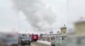 Очевидцы засняли на видео крупный пожар в Сыктывкаре 
