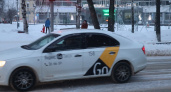 Житель Сыктывкара разбил стекло в такси из-за неполученной сдачи