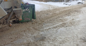 Из-за снегопада мусоровозы в городах и районах Коми начали застревать в снежной каше