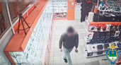 Сыктывкарец вынес из магазина техники аккумулятором стоимостью шесть тысяч рублей