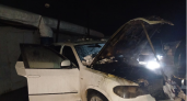 Два автомобиля стали жертвами огня в Коми