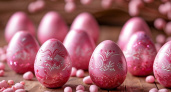 Свекла и луковая шелуха в пролете: красим пасхальные яйца новым способом — скорлупки будут цвета розовой дымки