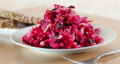 Сытно, просто и вкусно: салат из свеклы — вся семья требует готовить каждую неделю