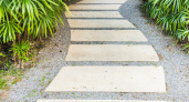 Забудьте о скользких ступеньках: сделайте вековуюдорожку за 1 день — ей не страшны ни дождь, ни гололед