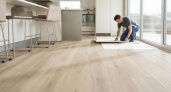 Откажитесь от ламината - появилось новое трендовое решение: недорогой "неубиваемый" пол - круче паркета и линолеума