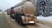 В Коми произошло касательное столкновение большегруза с бензовозом