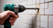 Сосед научил сверлить плитку, чтобы не трескалась: идеальное отверстие за 3 шага без сколов – сверло входит как нож в масло