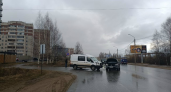 В Сыктывкаре подросток получила травмы из-за нарушения правил микроавтобусом
