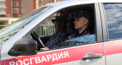 В Сыктывкаре пьяный мужчина напал на посетителя кафе