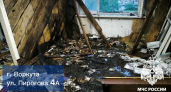 В Коми спасатели вынесли из полыхающей квартиры 83-летнего мужчину