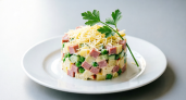 Секретный салат из СССР возвращается: яблоко и огурец делают вкус по-настоящему незабываемым