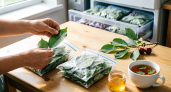 Вишневые листья теперь берегу, как зеницу ока: сую по мешкам и в морозилку — зимой спасает лучше меда