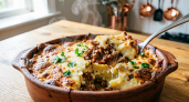 Запекаю картофель с фаршем, получается максимально сочным под золотистой сырной шапкой - просто пальчики оближешь