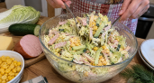 Беру пекинку и 1 огурец — получаю салат вкуснее оливье: смешал за 5 минут — и можно ставить на праздничный стол