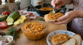 Кабачки больше не жарю кружочками: картофель и чесночное масло превращают их в густую намазку — хоть на хлеб, хоть к мясу