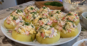 Не салат и не бутерброды: обычная картошка под крабовой шапочкой уходит со стола первой