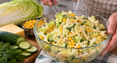 Сметете всю пекинку в магазине: самый вкусный салат на скорую руку — 7 минут, и он на столе