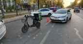 Сыктывкарка на электроскутере пострадала при наезде автомобиля возле поликлиники №3