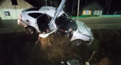 В Коми водитель Lada Priora не справился с управлением и врезался в опору ЛЭП 