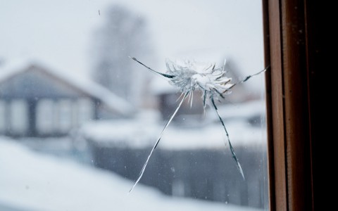 В Сыктывкаре обстреляли дом с четырехлетним ребенком внутри (фото)
