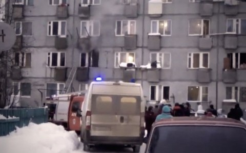 Видео: в Эжве горела квартира в жилом доме
