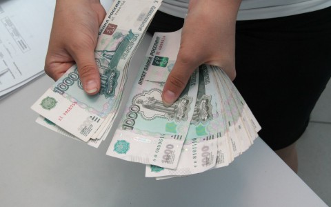 «Народный контроль»: почему работникам скорой не платят 13-ю зарплату?