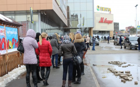В Сыктывкаре посетителей торгового центра эвакуировали из-за пустой коробки (фото)