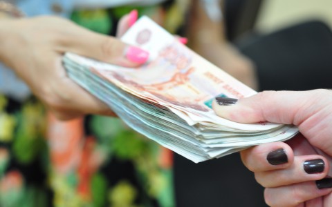 В Ухте преподаватель брала взятки со студентов за «пятерки»