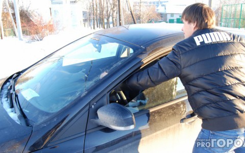 В Коми из двора жилого дома угнали «Лексус»