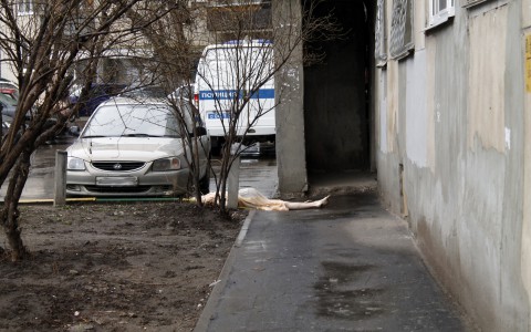 В Сыктывкаре мужчина надругался над пенсионеркой, а после убил ее