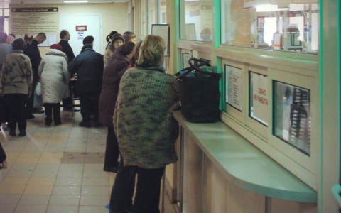 «Народный контроль»: сыктывкарцы жалуются на сотрудников регистратуры и на дорогу в Дырносе