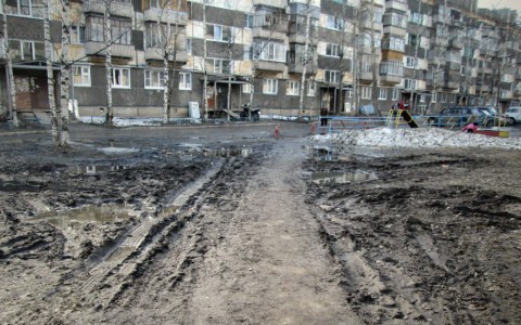 «Народный контроль»: сыктывкарцы жалуются на водителей авто, которые ездят по тротуарам