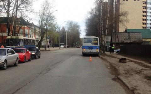 В Сыктывкаре водитель автобуса маршрута №54 уронил пассажиров
