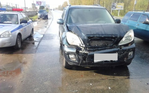 В Сыктывкаре столкнулись Chery Tiggo и  Subaru: пострадал ребенок (фото)