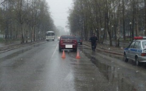 В Сыктывкаре  иномарка сбила 14-летнего подростка: мальчик госпитализирован
