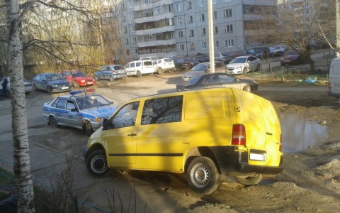 «Народный контроль»: сыктывкарцы жалуются на ямы на дорогах и очереди в детские сады