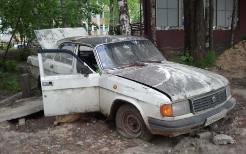 «Народный контроль»: сыктывкарцы жалуются на бомжей, которые живут в машине