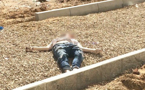 В Сыктывкаре во дворе жилого дома найдено тело молодого парня (фото)