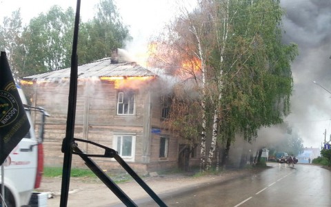 Стала известна предварительная причина пожара в сыктывкарском микрорайоне Лесозавод
