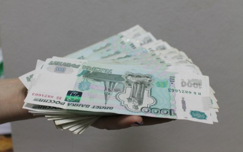 В Коми коллекторы запугивают многодетную беременную мать
