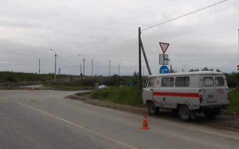 В Коми машина скорой помощи сбила пешехода