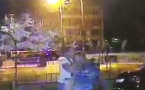 Нападение «вежливого насильника» на девушку попало на видео