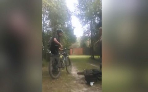 Дачники избили случайно заехавших на их участок велосипедистов