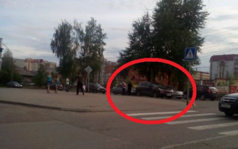 В Сыктывкаре в спортивный кроссовер Porsche Cayenne влетел ВАЗ