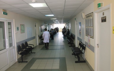 В Сыктывкаре врачи отказали в помощи раненой девочке