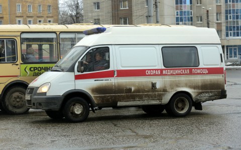 В Коми трехлетний ребенок выпал из окна девятого этажа
