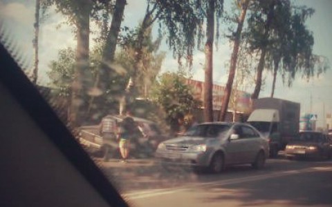 В Сыктывкаре на Октябрьском проспекте перевернулся ВАЗ-2107
