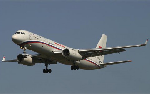 Самолет с отказавшим двигателем экстренно приземлился в аэропорту