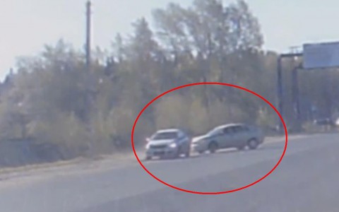 В Сети появилось видео «самой глупой аварии» в Эжве