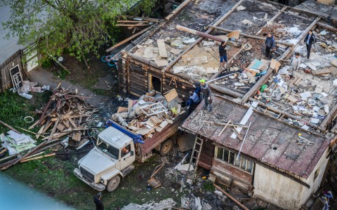 «Народный контроль»: кто восстановит порядок во дворе дома № 130 улице Морозова в Сыктывкаре?